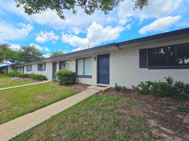 605 Northlake Blvd in Altamonte Springs, FL - Foto de edificio - Building Photo
