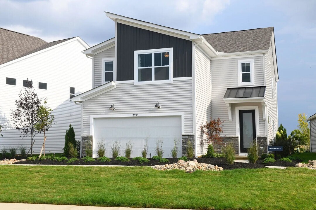 3793 Shoal Way in Powell, OH - Building Photo
