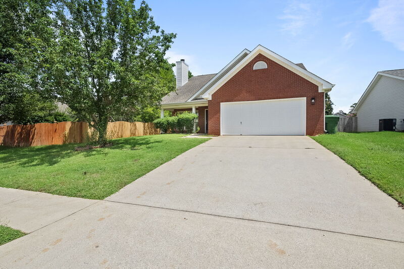 142 Bremerton Dr SW in Huntsville, AL - Building Photo