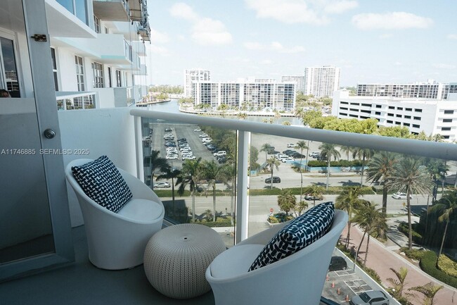 3725 S Ocean Dr in Hollywood, FL - Foto de edificio - Building Photo