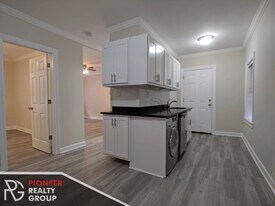 839 W Cornelia Ave, Unit 837.5-1N in Chicago, IL - Building Photo