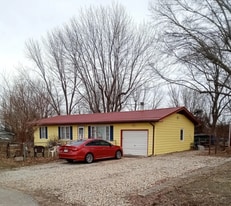 6 Marion Dr in St James, MO - Building Photo