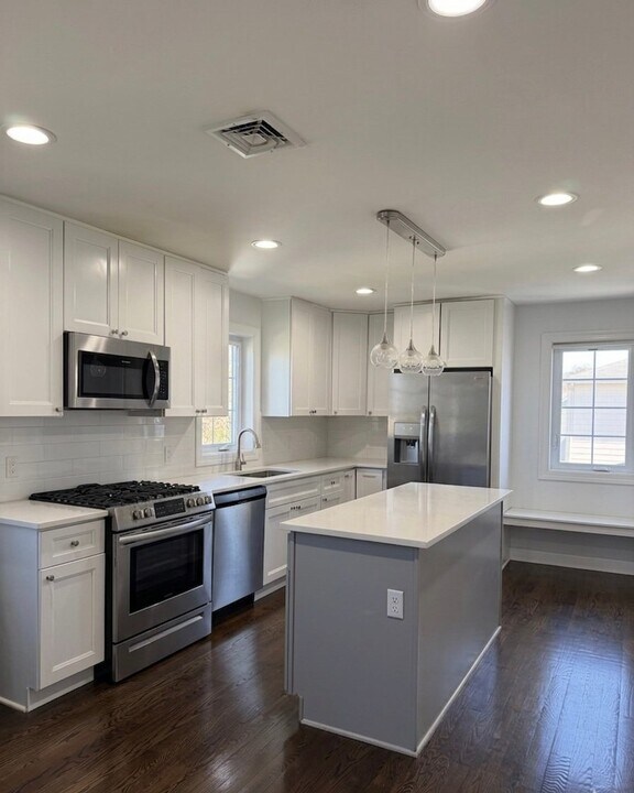 61 Chestnut St, Unit 2 in Lodi, NJ - Building Photo