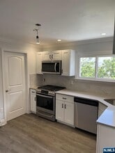 99 Belmount Ave, Unit 101 in North Arlington, NJ - Foto de edificio - Building Photo