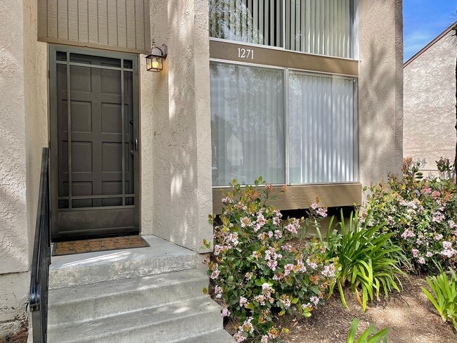 1271 Prairie Dog Cir in Ventura, CA - Building Photo - Building Photo