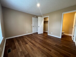905 Spruce St in Springfield, TN - Building Photo - Building Photo
