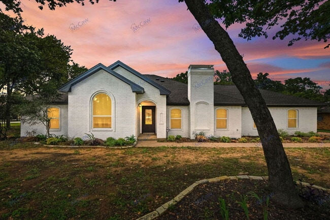 property at 2001 Lazy Ln
