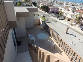 1022 Monterey Blvd in Hermosa Beach, CA - Building Photo - Building Photo