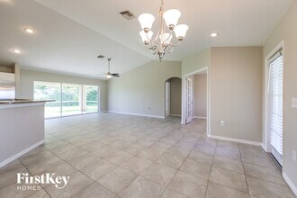 466 NE 1st Ave in Cape Coral, FL - Building Photo - Building Photo