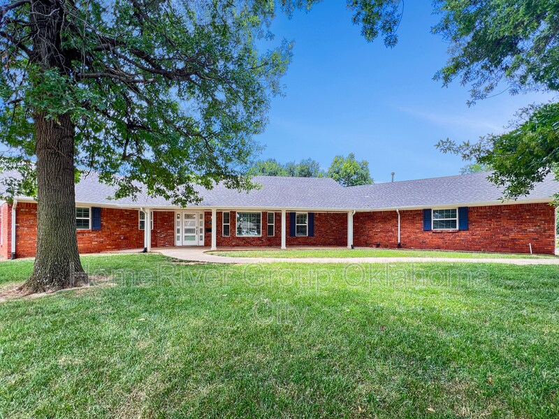 8504 Sandpiper Rd in Oklahoma City, OK - Foto de edificio