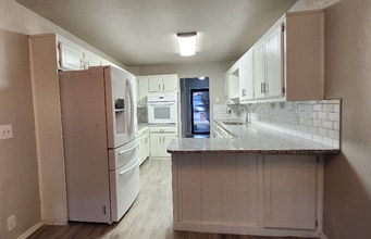 2804 Fairfield Dr in Edmond, OK - Building Photo - Building Photo