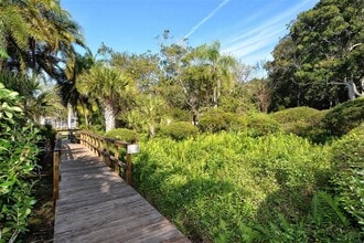 1608 Bayhouse Point Dr, Unit 304 in Sarasota, FL - Building Photo - Building Photo