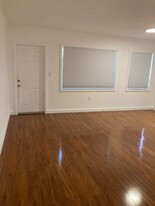 2101 Bay Dr, Unit Apartment 3 in Miami, FL - Building Photo