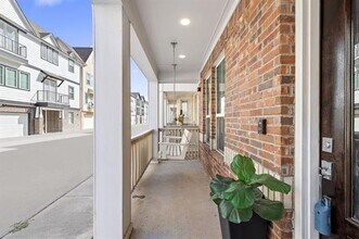 203 S Village Way in Lewisville, TX - Building Photo - Building Photo