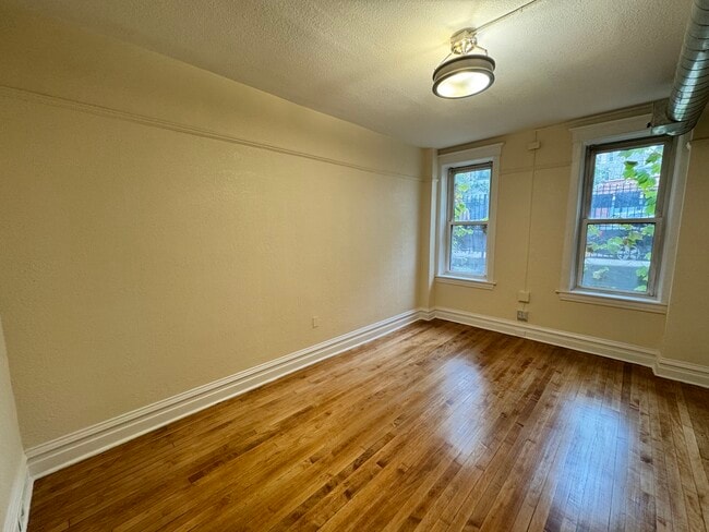 1527 W Haddon Ave in Chicago, IL - Building Photo - Building Photo