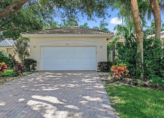 9795 Crescent View Dr S in Boynton Beach, FL - Building Photo - Building Photo