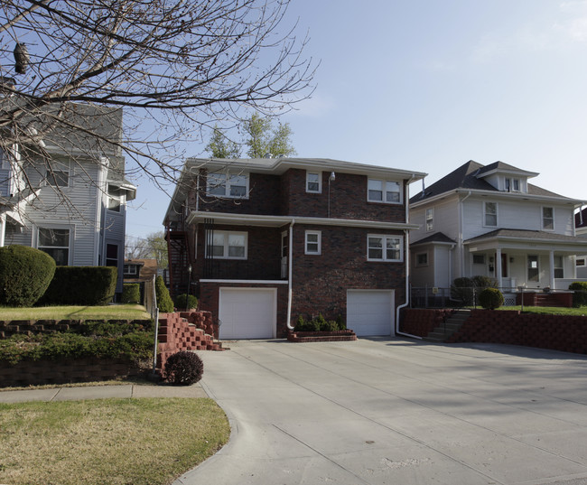 4912 Webster St in Omaha, NE - Foto de edificio - Building Photo