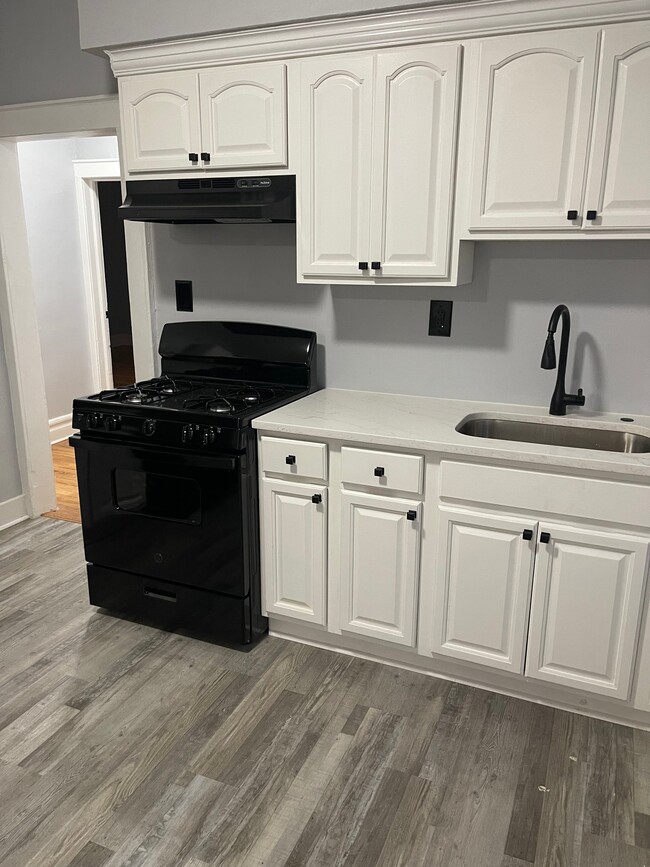 46-48-48 Lincoln Pl