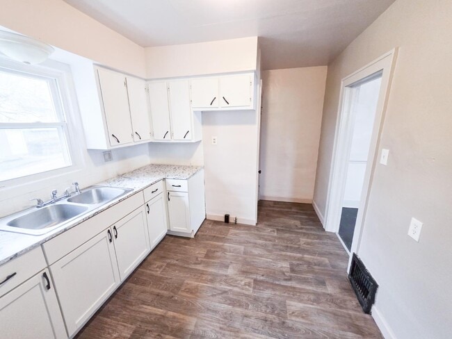 2044 18th St SW in Akron, OH - Building Photo - Building Photo