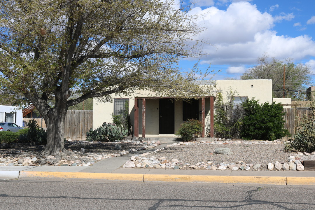 200 Princeton Dr SE in Albuquerque, NM - Foto de edificio