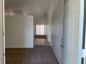 6831 S 33rd Dr in Phoenix, AZ - Building Photo - Building Photo