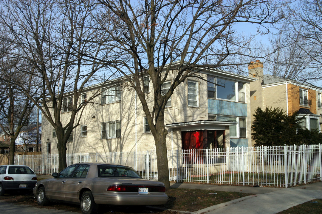 6500 N Artesian Ave in Chicago, IL - Building Photo