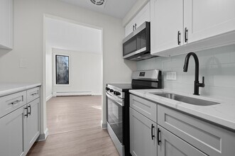 140 Silver Ln in East Hartford, CT - Foto de edificio - Building Photo
