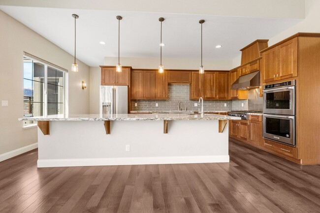 property at 1015 N Cantlon Ln