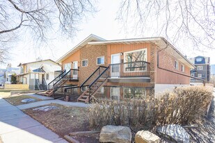 111 11 Av NE in Calgary, AB - Building Photo