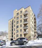 111 Valentine Ln in Yonkers, NY - Building Photo