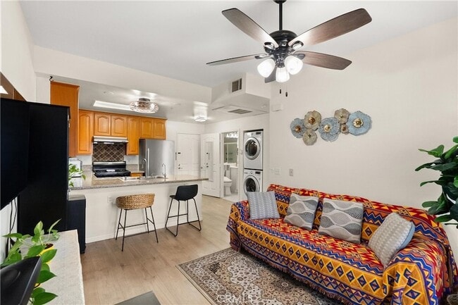 17888 Alburtis Ave, Unit A202 in Artesia, CA - Building Photo - Building Photo