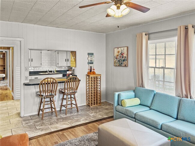 property at 202 S Clear St