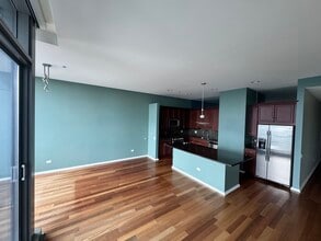 65 E Monroe St, Unit 4318 in Chicago, IL - Building Photo - Building Photo