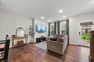 3 Sadie Cir in Union, NJ - Building Photo - Building Photo