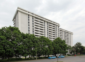 The Gateway in Toronto, ON - Building Photo - Building Photo