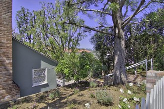 3025 Hollycrest Dr in Los Angeles, CA - Building Photo - Building Photo