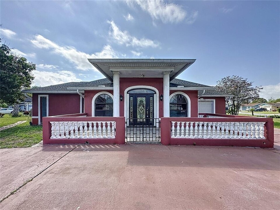 151 Tulpan Dr in Kissimmee, FL - Building Photo