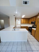 31182 Amsterdam Rd in Winchester, CA - Building Photo - Building Photo