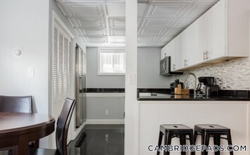 7 Story St, Unit B in Cambridge, MA - Building Photo - Building Photo