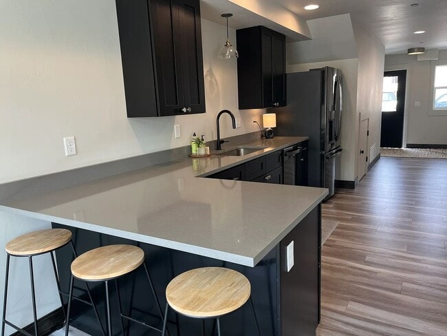 property at 1010 E 7th St