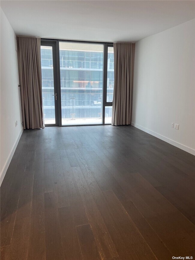 131-03 40th Rd-Unit -16T in Queens, NY - Building Photo - Building Photo