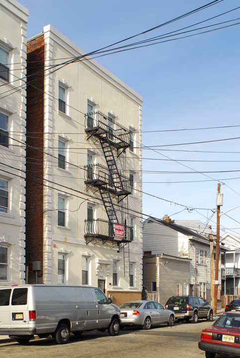 102-104 Beech St in Paterson, NJ - Foto de edificio