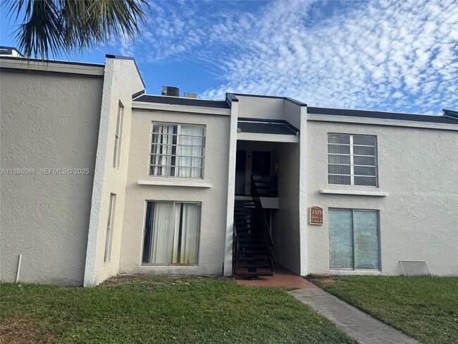 property at 4519 Treehouse Ln