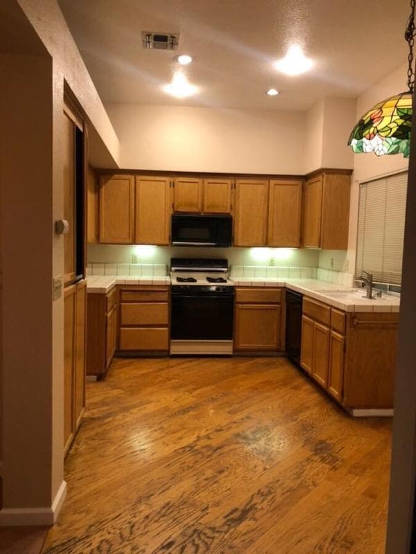 8584 Canyon Brook Way in Elk Grove, CA - Building Photo - Building Photo