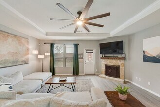 313 Citrus Dr in Fate, TX - Foto de edificio - Building Photo