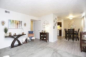 The Addison on Main in Mishawaka, IN - Foto de edificio - Interior Photo