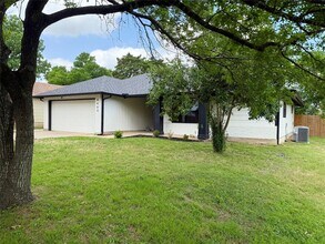 4404 Sarasota Dr in Austin, TX - Building Photo - Building Photo
