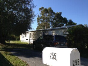 255 Stockton St in North Fort Myers, FL - Building Photo - Building Photo