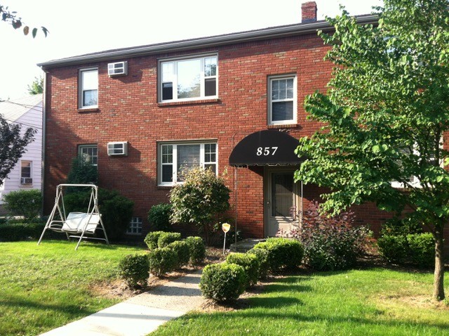 Virginia Arm Apartments in Monroe, MI - Building Photo