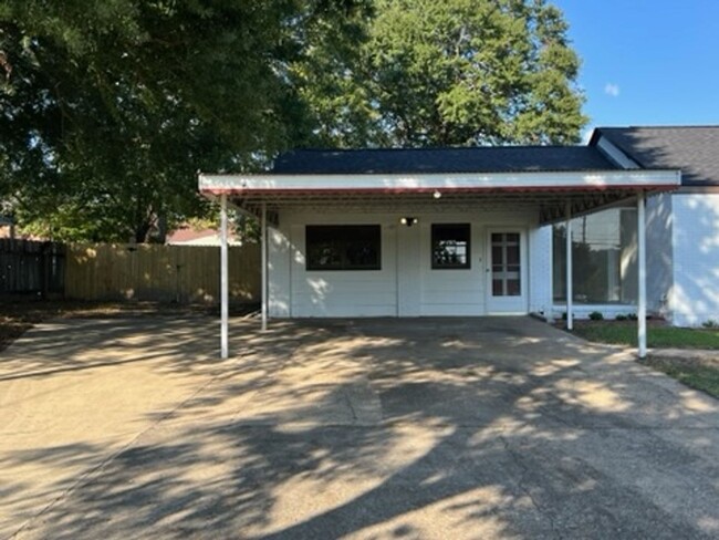 3616 S Railroad St in Phenix City, AL - Foto de edificio - Building Photo